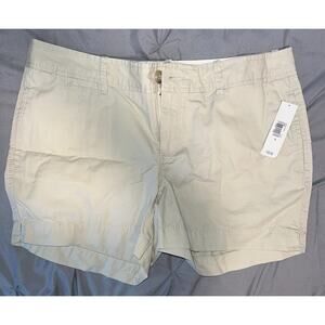 ON Old Navy Women's Mid-Rise Tan Shorts Size 8 NEW WITH TAGS
